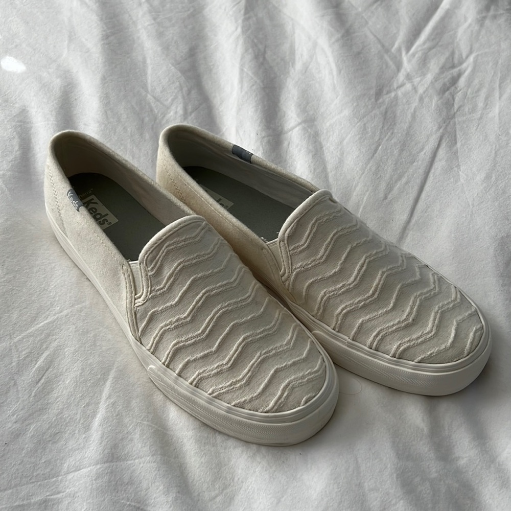 Wavy White Keds. Size 9.5